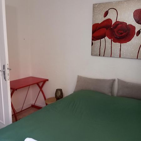 Chambre Cour Apartamento Fontaine  Exterior foto